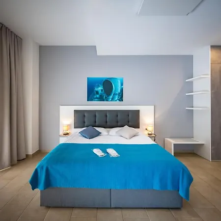 - & Restaurant Hotel 4*