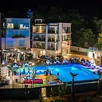 - & Restaurant 4* Premantura