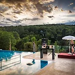 - & Restaurant Hotel 4*