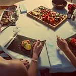 - & Restaurant 4*
