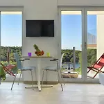 - & Restaurant