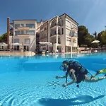 - & Restaurant 4* Premantura
