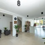 - & Restaurant Hotel