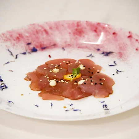 - & Restaurant 酒店