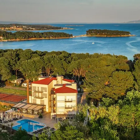 Hotel - & Restaurant Premantura