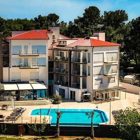 Hotel - & Restaurant Premantura