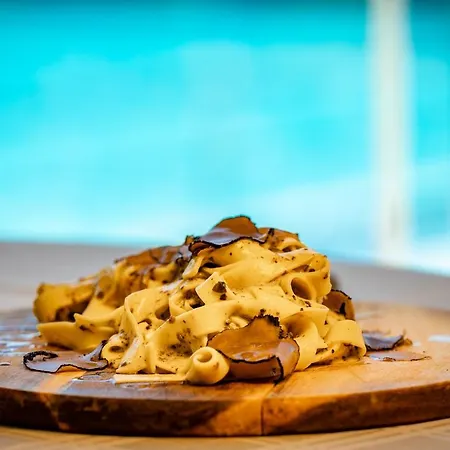 - & Restaurant 4* Premantura