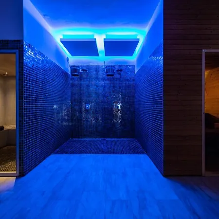 - & Restaurant Hotel 4*