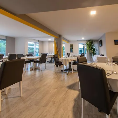 - & Restaurant 4*
