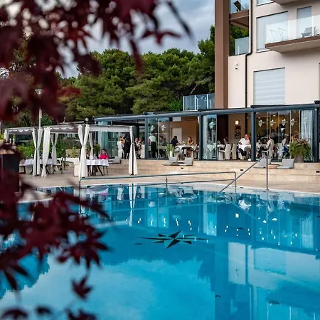 - & Restaurant Hotel 4*