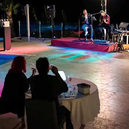 Hotel - & Restaurant