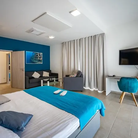 - & Restaurant Hotel 4*