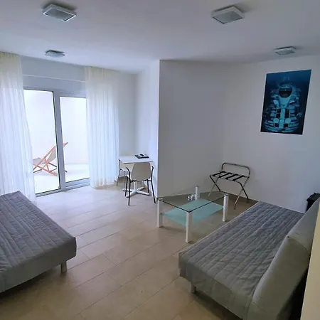 - & Restaurant Hotel