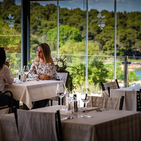 - & Restaurant