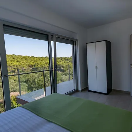 - & Restaurant Hotel 4*