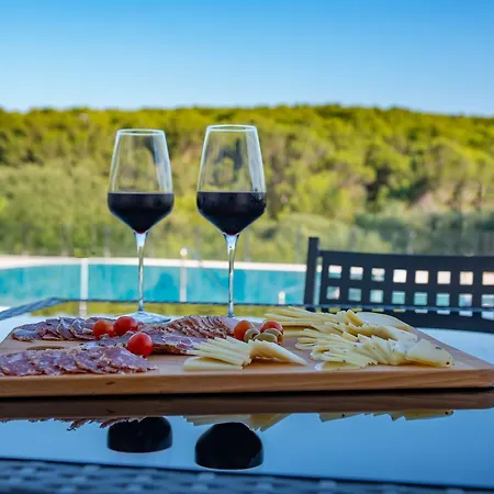 - & Restaurant 4* Premantura
