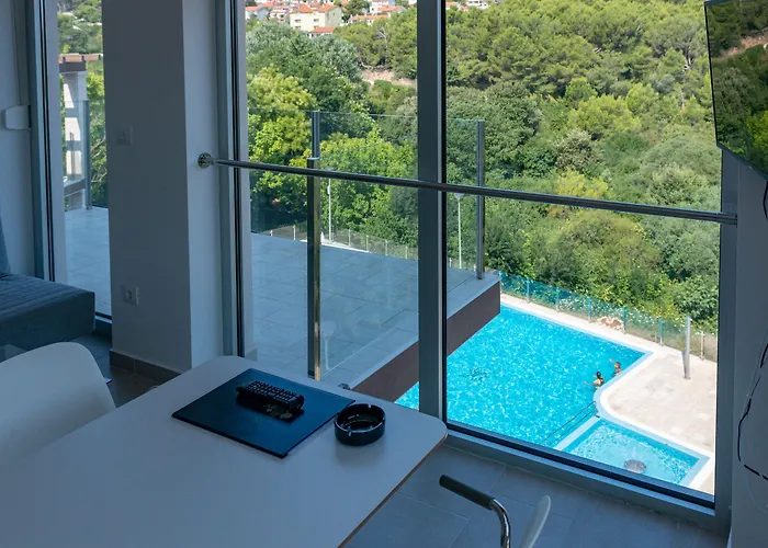 - & Restaurant Hotel